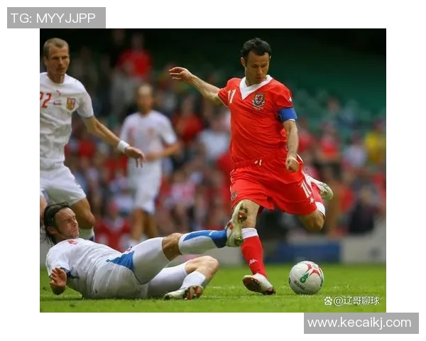 探索右边后卫足球明星的辉煌历程与场上表现解析