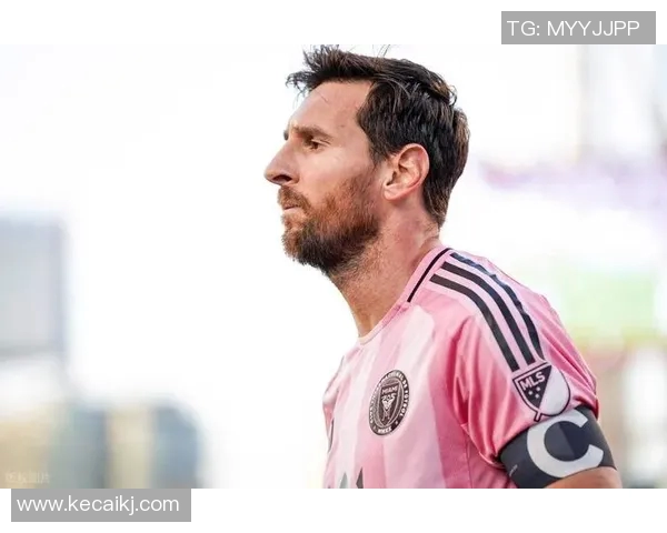 足球场上的学霸传奇最高学历明星球员的故事与成就